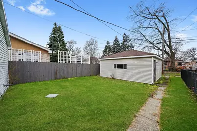 9552 S California Avenue, Evergreen Park, IL 60805 - Photo 16