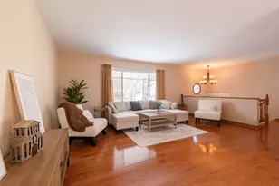 795 Plymouth Rd, Hoffman Estates, IL 60192 - Photo 6