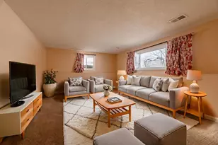 795 Plymouth Rd, Hoffman Estates, IL 60192 - Photo 20