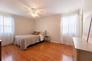 795 Plymouth Rd, Hoffman Estates, IL 60192 - Photo 16