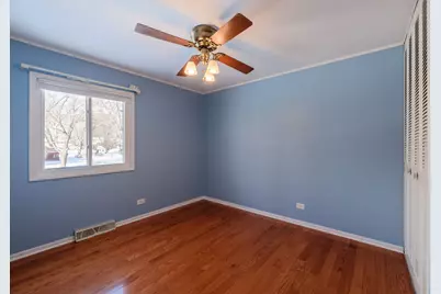 795 Plymouth Road, Hoffman Estates, IL 60192 - Photo 14