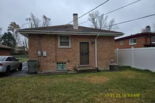 2224 W 157th St, Harvey, IL 60426 - Photo 6