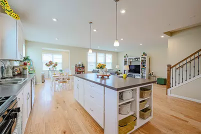 580 N Highlander Way, Addison, IL 60101 - Photo 8