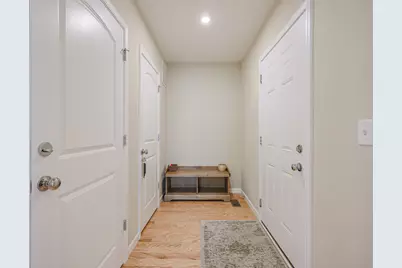 580 N Highlander Way, Addison, IL 60101 - Photo 42