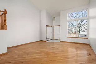 16139 Seneca Lake Cir, Crest Hill, IL 60403 - Photo 2