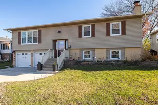 15309 Arroyo Dr, Oak Forest, IL 60452 - Photo 2