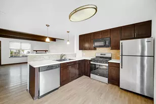 535 Normandie Ln, Round Lake Beach, IL 60073 - Photo 8