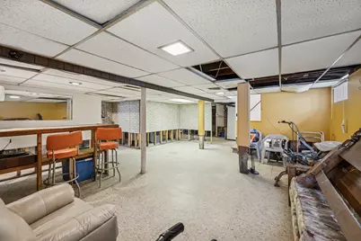 5240 W Gladys Avenue, Chicago, IL 60644 - Photo 14