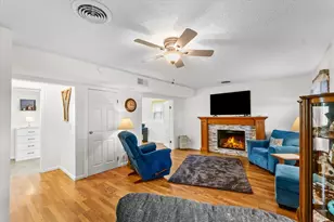 512 Norton Dr, Oak Lawn, IL 61943 - Photo 6