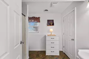 512 Norton Dr, Oak Lawn, IL 61943 - Photo 10