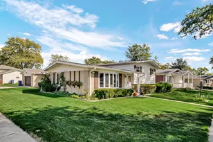 511 W Arquilla Dr, Glenwood, IL 60425 - Photo 2