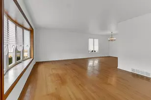 511 W Arquilla Dr, Glenwood, IL 60425 - Photo 6