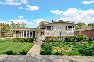 511 W Arquilla Dr, Glenwood, IL 60425 - Photo 1