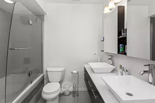 1413 N Bosworth Ave, Chicago, IL 60642 - Photo 14