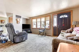 105 Adobe Cir, Carpentersville, IL 60110 - Photo 6