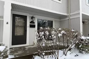 529 Pheasant Ct, Grayslake, IL 60030 - Photo 2