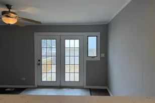 529 Pheasant Ct, Grayslake, IL 60030 - Photo 10