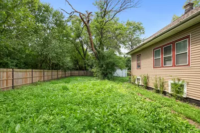 12050 S Yale Avenue, Chicago, IL 60628 - Photo 22