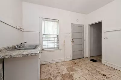 12050 S Yale Avenue, Chicago, IL 60628 - Photo 8