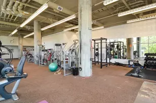 860 W Blackhawk St, Chicago, IL 60642 - Photo 10