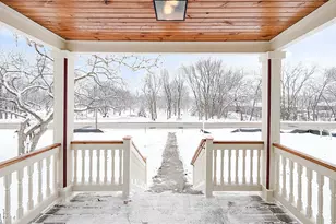 885 Geneva Rd, Saint Charles, IL 60174 - Photo 4