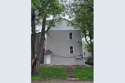 10230 S Yates Boulevard, Chicago, IL 60617 - Photo 2