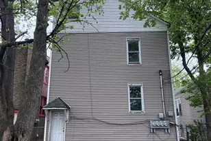 10230 S Yates Blvd, Chicago, IL 60617 - Photo 2