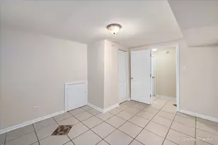 18951 Chestnut Ave, Country Club Hills, IL 60478 - Photo 10