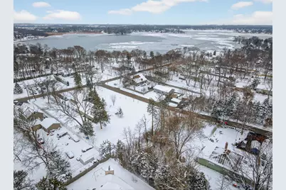 35563 N Hillside Avenue, Round Lake Beach, IL 60073 - Photo 4