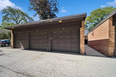 711 Carriage Hill Drive, Glenview, IL 60025 - Photo 24