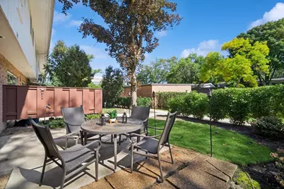 711 Carriage Hill Drive, Glenview, IL 60025 - Photo 18