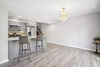 711 Carriage Hill Drive, Glenview, IL 60025 - Photo 16