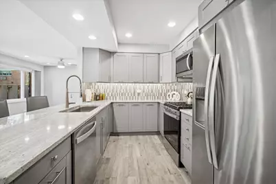 711 Carriage Hill Drive, Glenview, IL 60025 - Photo 10