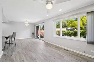 711 Carriage Hill Dr, Glenview, IL 60025 - Photo 14