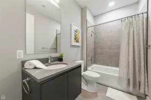 146 W Erie St, Chicago, IL 60654 - Photo 16