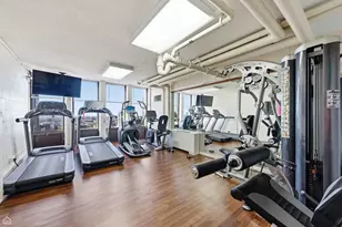 100 E Walton Pl, Chicago, IL 60611 - Photo 18