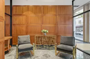 100 E Walton Pl, Chicago, IL 60611 - Photo 2