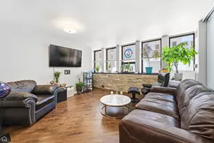 100 E Walton Pl, Chicago, IL 60611 - Photo 8