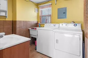 3318 Tulip Dr, Hazel Crest, IL 60429 - Photo 18