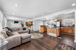 3318 Tulip Dr, Hazel Crest, IL 60429 - Photo 4