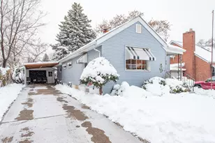 216 S Martin Ave, Waukegan, IL 60085 - Photo 2