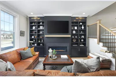 932 E Chicago Avenue, Naperville, IL 60540 - Photo 16