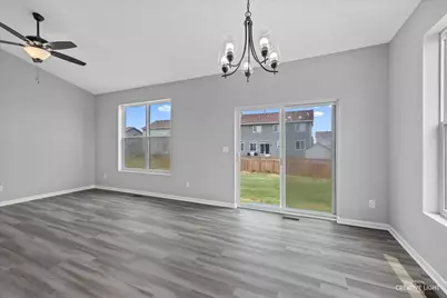 324 N Blue Jay Street, Cortland, IL 60112 - Photo 6