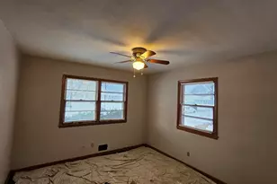 5864 Dafred Dr, Rockford, IL 61107 - Photo 10