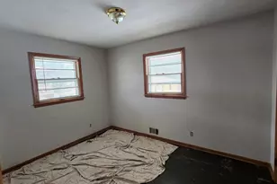 5864 Dafred Dr, Rockford, IL 61107 - Photo 6