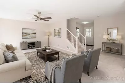 641 W Huron Hills Trail, Round Lake Heights, IL 60073 - Photo 2