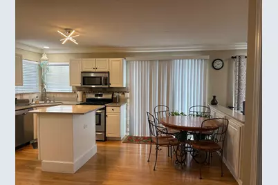 1375 Burnett Drive, Aurora, IL 60502 - Photo 6