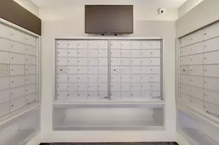 9725 Woods Dr, Skokie, IL 60077 - Photo 4