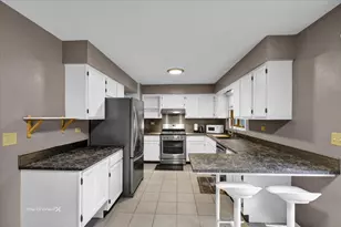 2N314 Euclid Ave, Glen Ellyn, IL 60137 - Photo 8