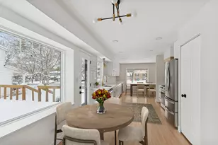 827 5th Ave, Libertyville, IL 60048 - Photo 8